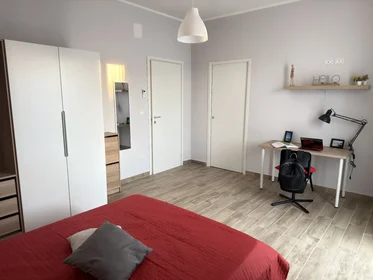 Prywatny pokój Via Tirino 67, obraz 1 11