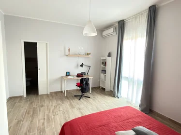 Prywatny pokój Via Tirino 67, obraz 4 11