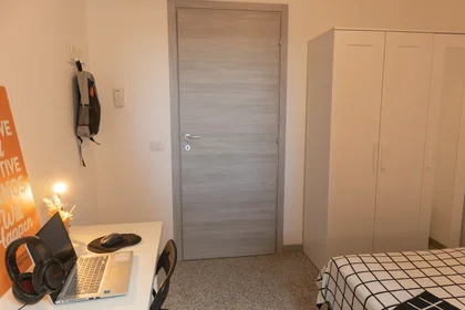 Privatzimmer in der Via Dante Alighieri 108, bild 3 von 22