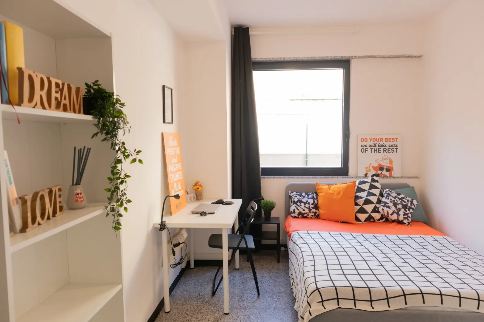 Zimmer in Studentenwohnung in zu vermieten, voll möbliert