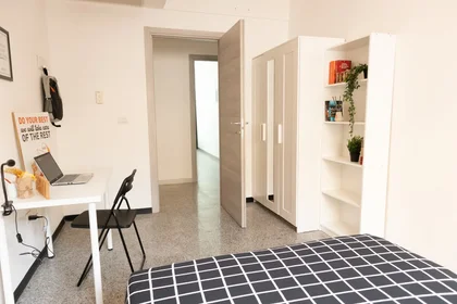 Privatzimmer in der Via Dante Alighieri 108, bild 2 von 21