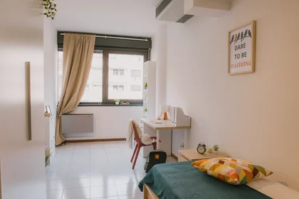Chambre privée à Via Valentina Zambra, image 2 de 22