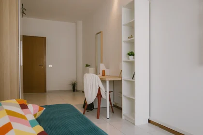 Chambre privée à Via Valentina Zambra, image 4 de 22