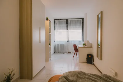 Chambre privée à Via Valentina Zambra, image 2 de 21
