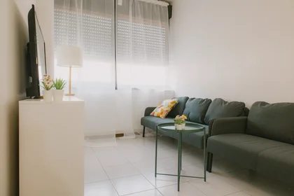 Chambre privée à Via Valentina Zambra, image 11 de 21