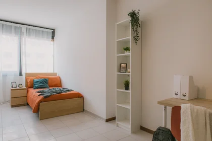 Chambre privée à Via Valentina Zambra, image 4 de 23