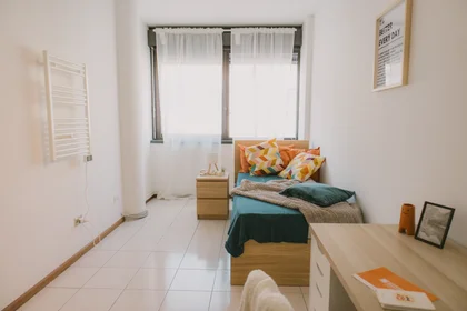 Chambre privée à Via Valentina Zambra, image 2 de 23
