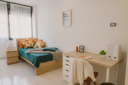 Chambre privée à Via Valentina Zambra, image 4 de 23