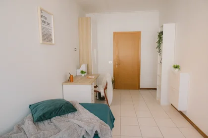 Chambre privée à Via Valentina Zambra, image 2 de 22