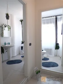 Chambre privée à Via Valentina Zambra, image 21 de 22