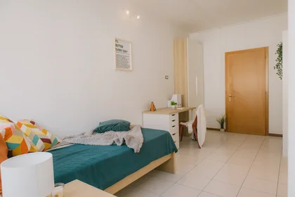 Chambre privée à Via Valentina Zambra, image 4 de 22