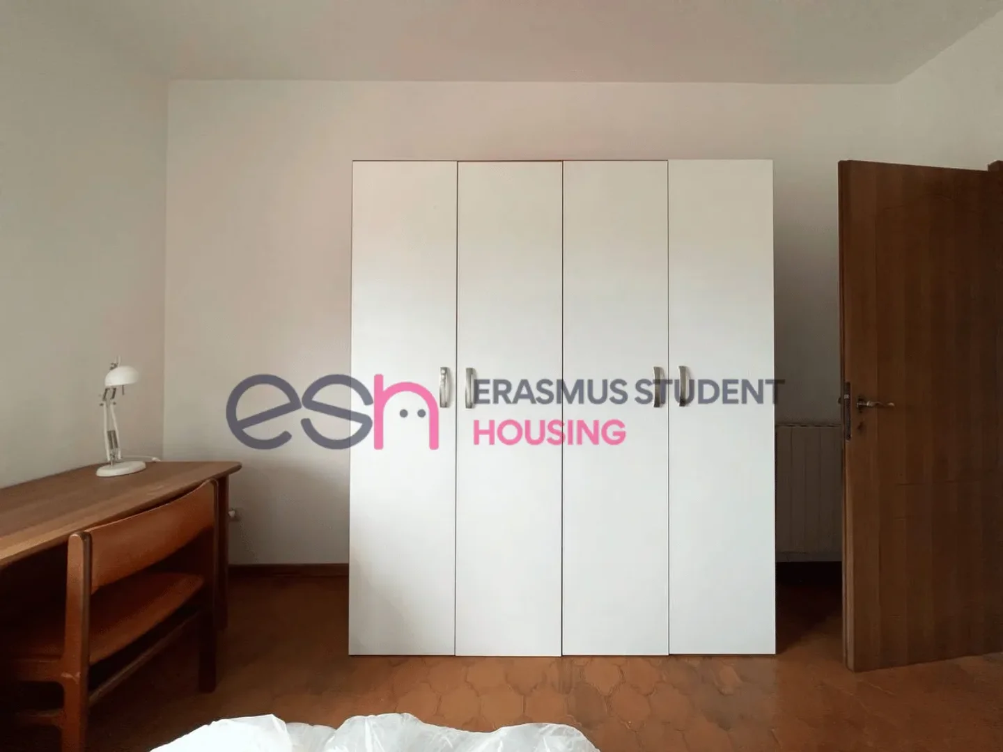 Funktionelles Studentenzimmer perfekt zum Studieren in 