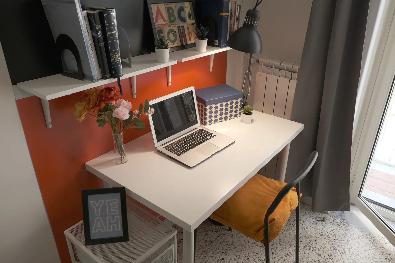 Bright and airy student room with easy university access in 