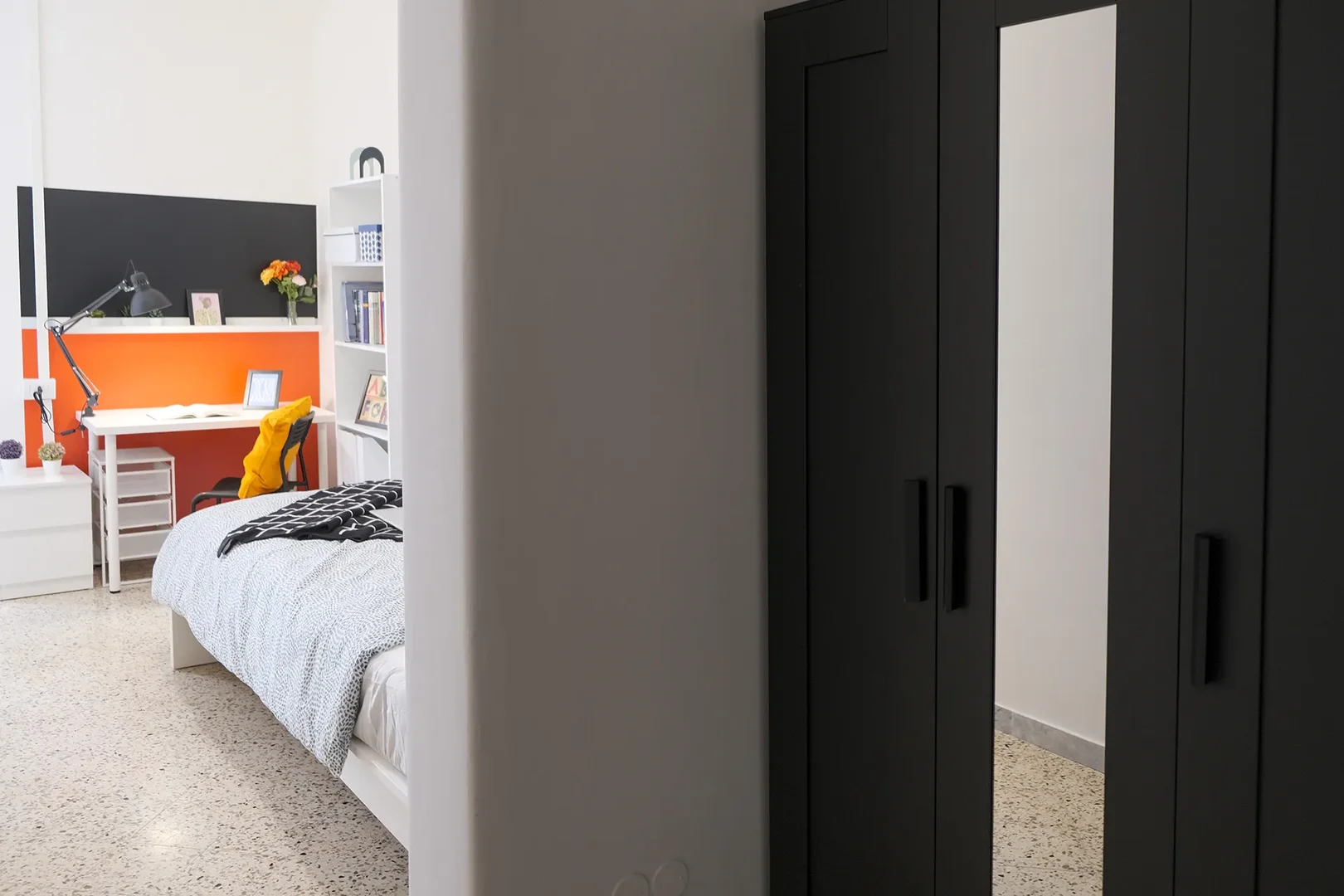Budget-friendly student room close to campus in 