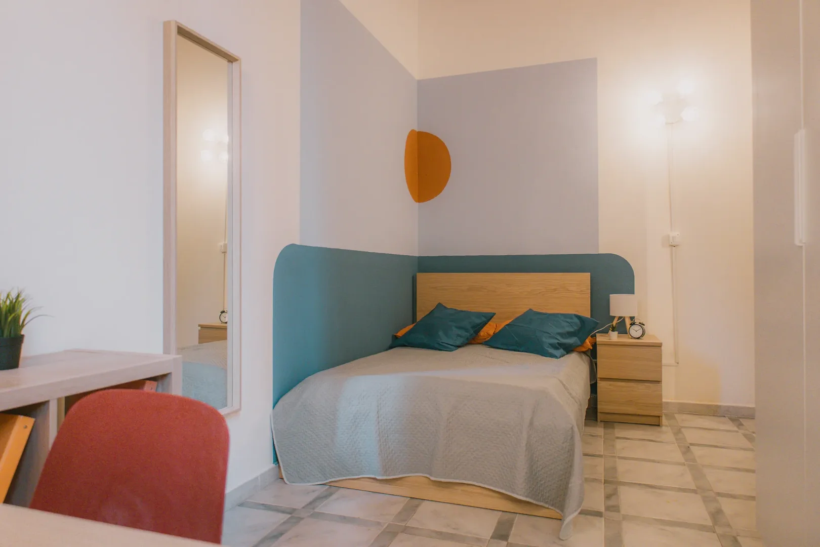 Habitación acogedora para estudiantes disponible en 