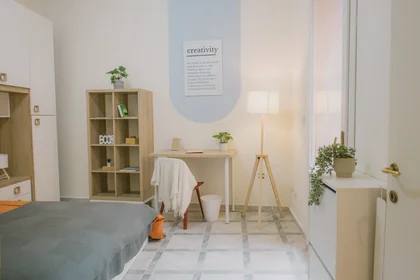 Habitación privada en Via Nicolò Pisano 24, imagen 1 de 16
