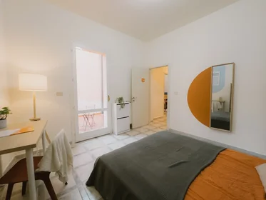 Habitación privada en Via Nicolò Pisano 24, imagen 2 de 16