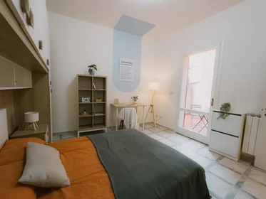 Habitación privada en Via Nicolò Pisano 24, imagen 5 de 16
