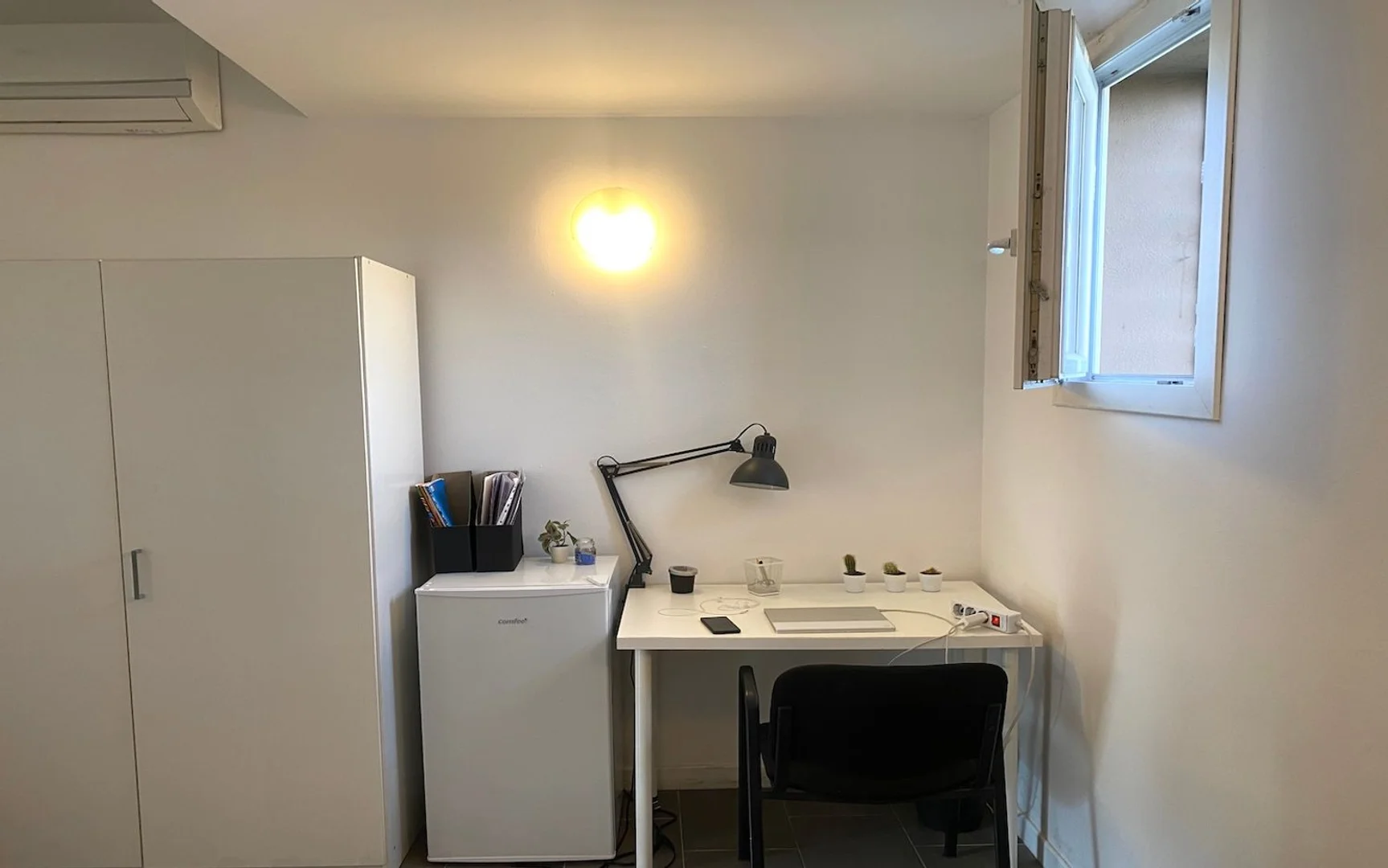 Quarto de estudante funcional perfeito para estudar em 
