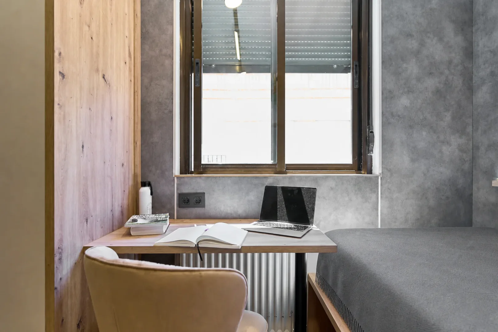 Quarto para alugar em apartamento de estudantes em , totalmente mobilado