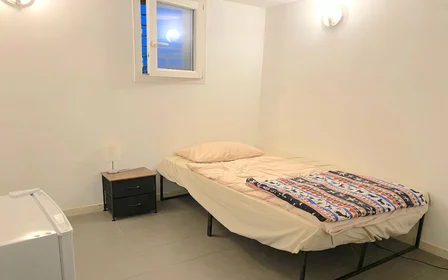 Chambre privée à Via Di Carcaricola 131, image 1 de 10