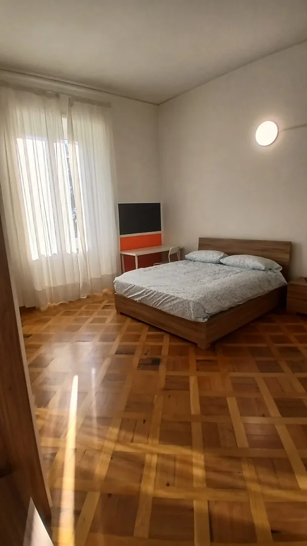 Zimmer in Studentenwohnung in  zu vermieten, voll möbliert
