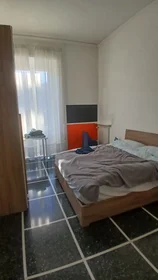 Privatzimmer in der Corso Magenta, bild 1 von 17