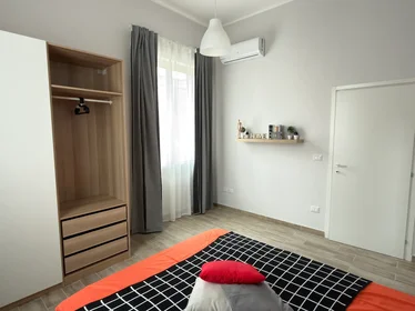 Dairenin tamamı konumu Via Tirino 67, 9 11 görüntüsü