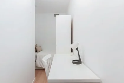 Habitación privada en Plaça de Lesseps 33, imagen 3 de 17