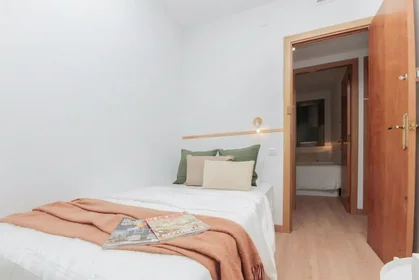 Habitación privada en Plaça de Lesseps 33, imagen 3 de 19