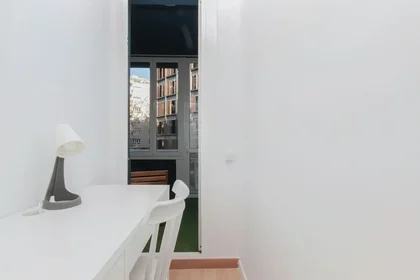 Habitación privada en Plaça de Lesseps 33, imagen 5 de 19