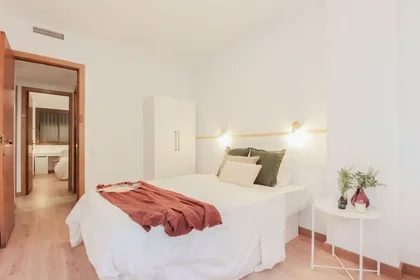 Habitación privada en Plaça de Lesseps 33, imagen 3 de 19