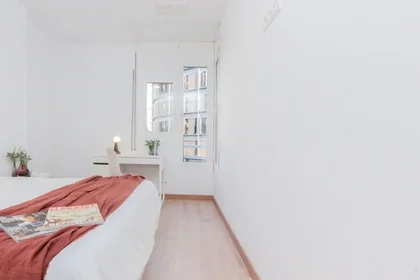 Habitación privada en Plaça de Lesseps 33, imagen 5 de 19