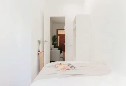 Habitación privada en Plaça de Lesseps 33, imagen 1 de 17