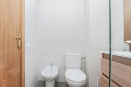 Habitación privada en Plaça de Lesseps 33, imagen 11 de 17