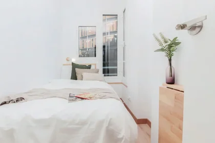 Habitación privada en Plaça de Lesseps 33, imagen 3 de 17