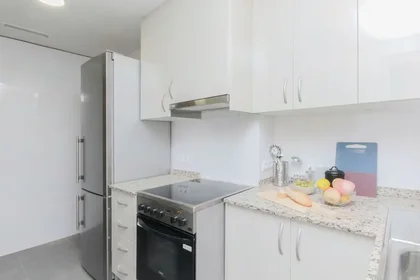 Habitación privada en Plaça de Lesseps 33, imagen 5 de 17