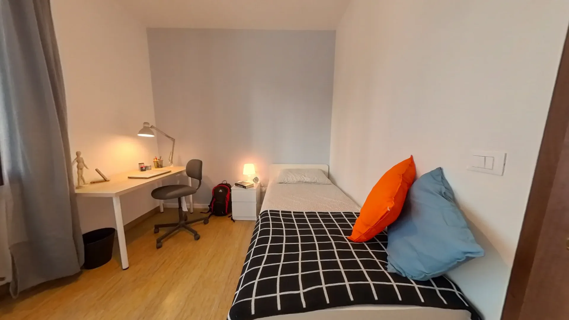 Bezahlbares Zimmer für Studenten mit ausreichender Beleuchtung in 