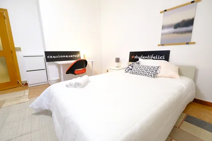 Quarto privado em Via Torino 8, imagem 4 de 18