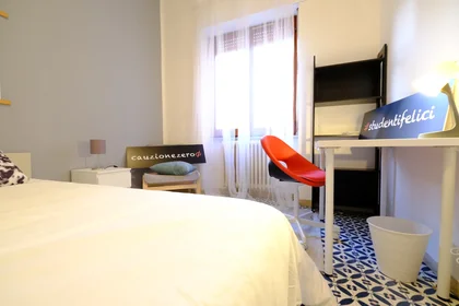 Quarto privado em Via Torino 8, imagem 4 de 18