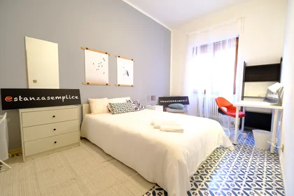 Quarto privado em Via Torino 8, imagem 5 de 18