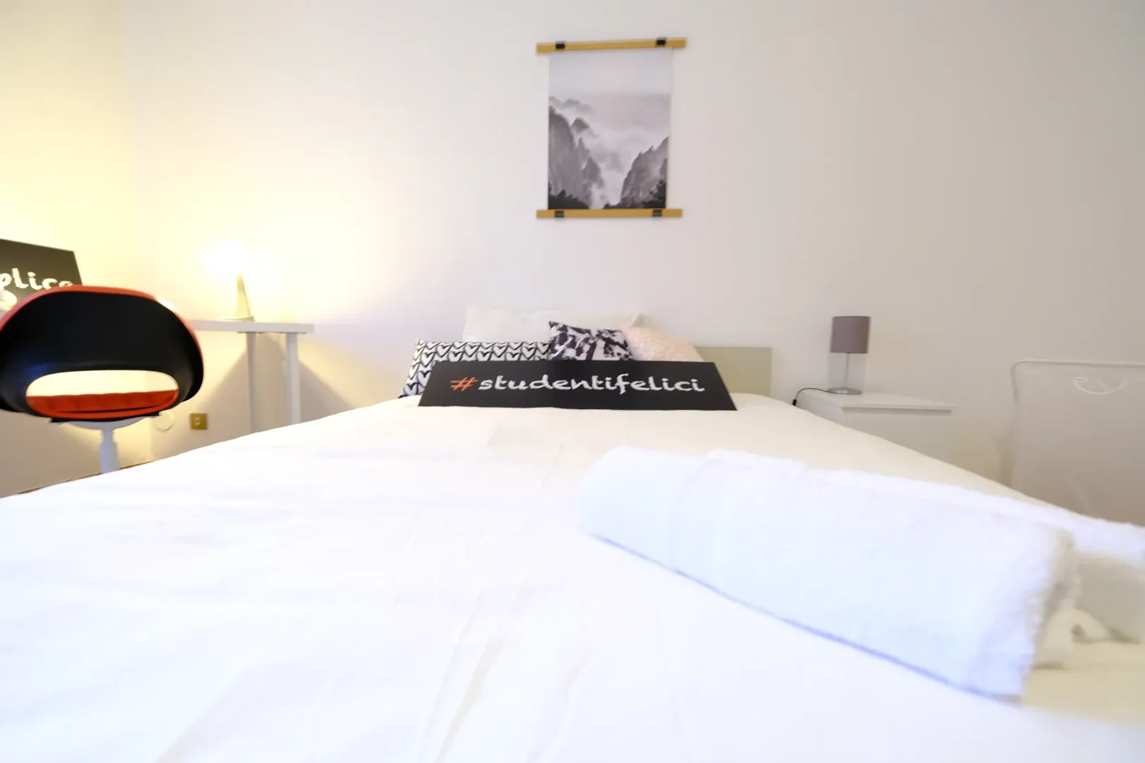 Quarto de estudante económico com localização conveniente em 