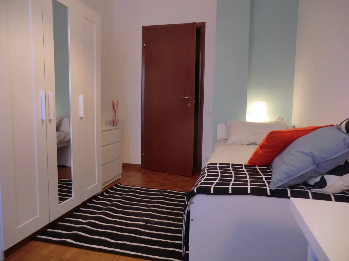 Chambre d'étudiant économique avec emplacement pratique dans 
