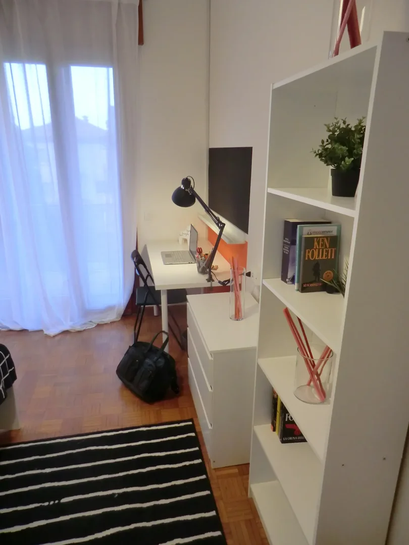 Chambre d'étudiant économique avec emplacement pratique dans 