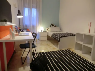 Chambre privée à Via Francesco Beltrame 9, image 1 de 14