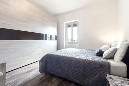 Quarto privado em Via Napoli 84, imagem 2 de 12