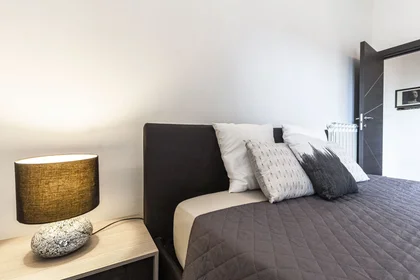 Quarto privado em Via Napoli 84, imagem 3 de 12