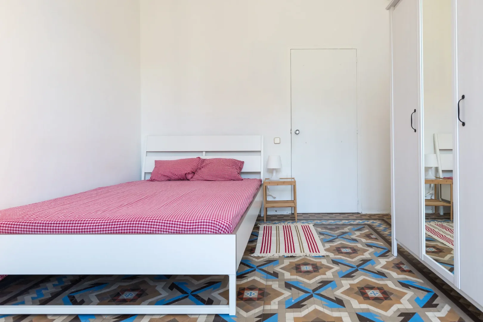 Cozy room for students available in 