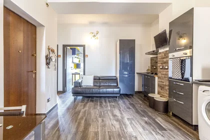 Quarto privado em Via Napoli 84, imagem 5 de 12