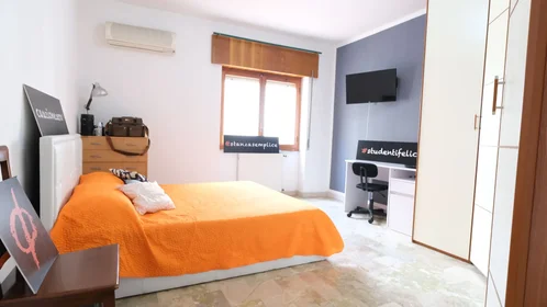 Stanza privata in Via Andrea Cordedda 4, immagine 2 di 22